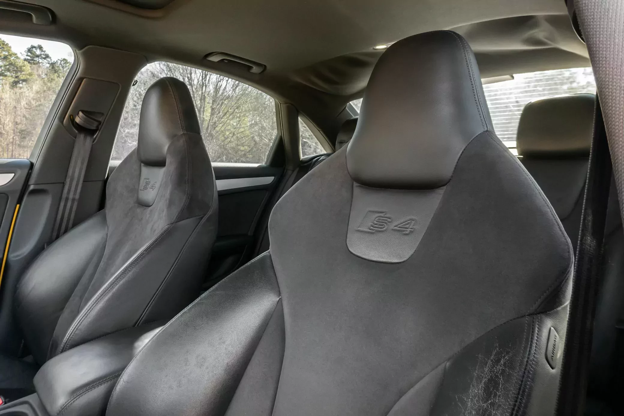 Audi S4 z 3-litrowym V6 i przebiegiem 81 tys. km na sprzedaż. Kosztuje zaledwie 53 600 zł