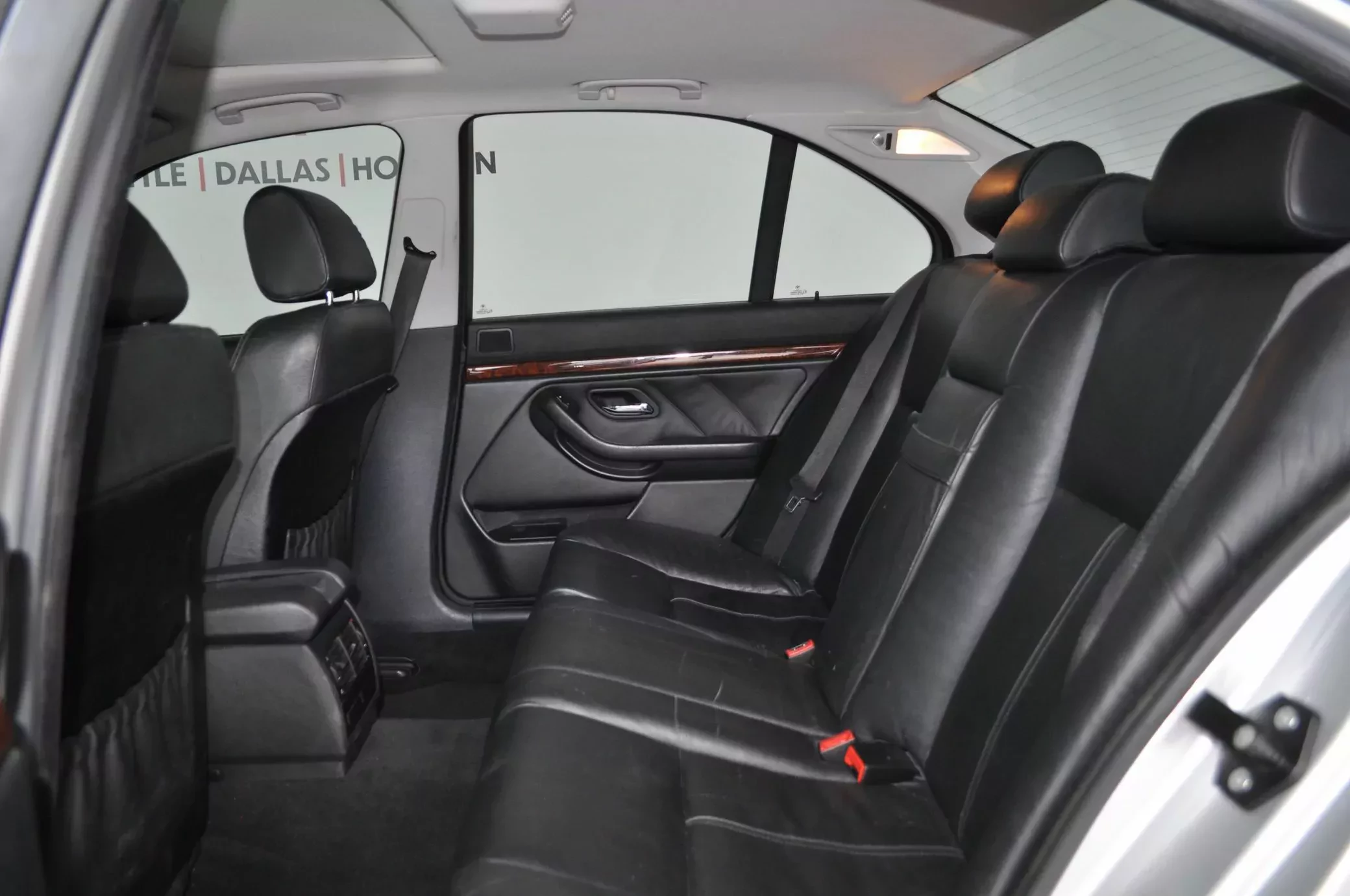 Przepiękne BMW 540i generacji E39. Egzemplarz jak z muzeum za jedyne 28 tysięcy złotych