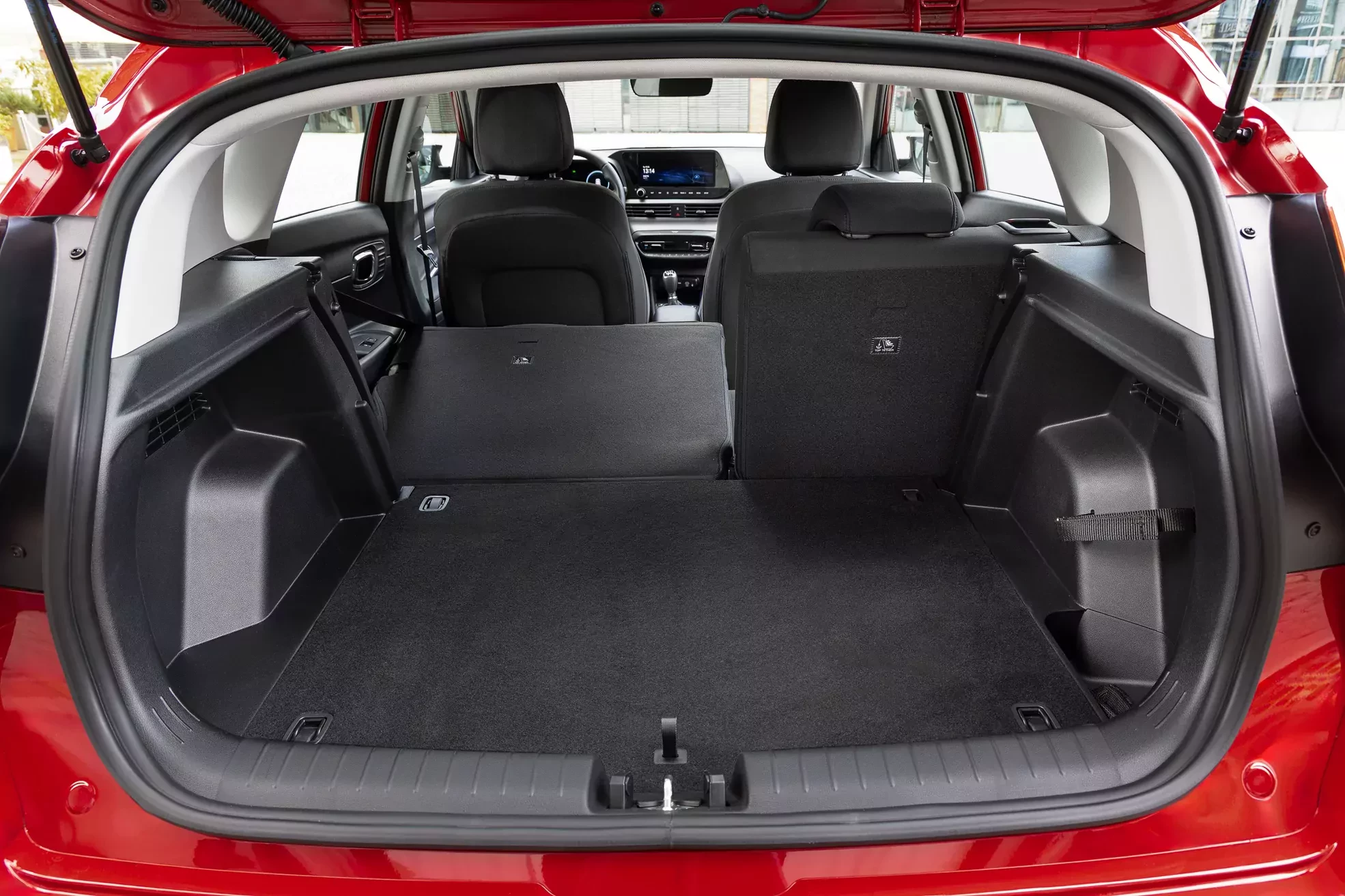 SUV Hyundaia idzie na bitwę o opłacalność. Za mniej niż 80 000 zł z 5-letnią gwarancją bez limitu kilometrów deklasuje konkurencję