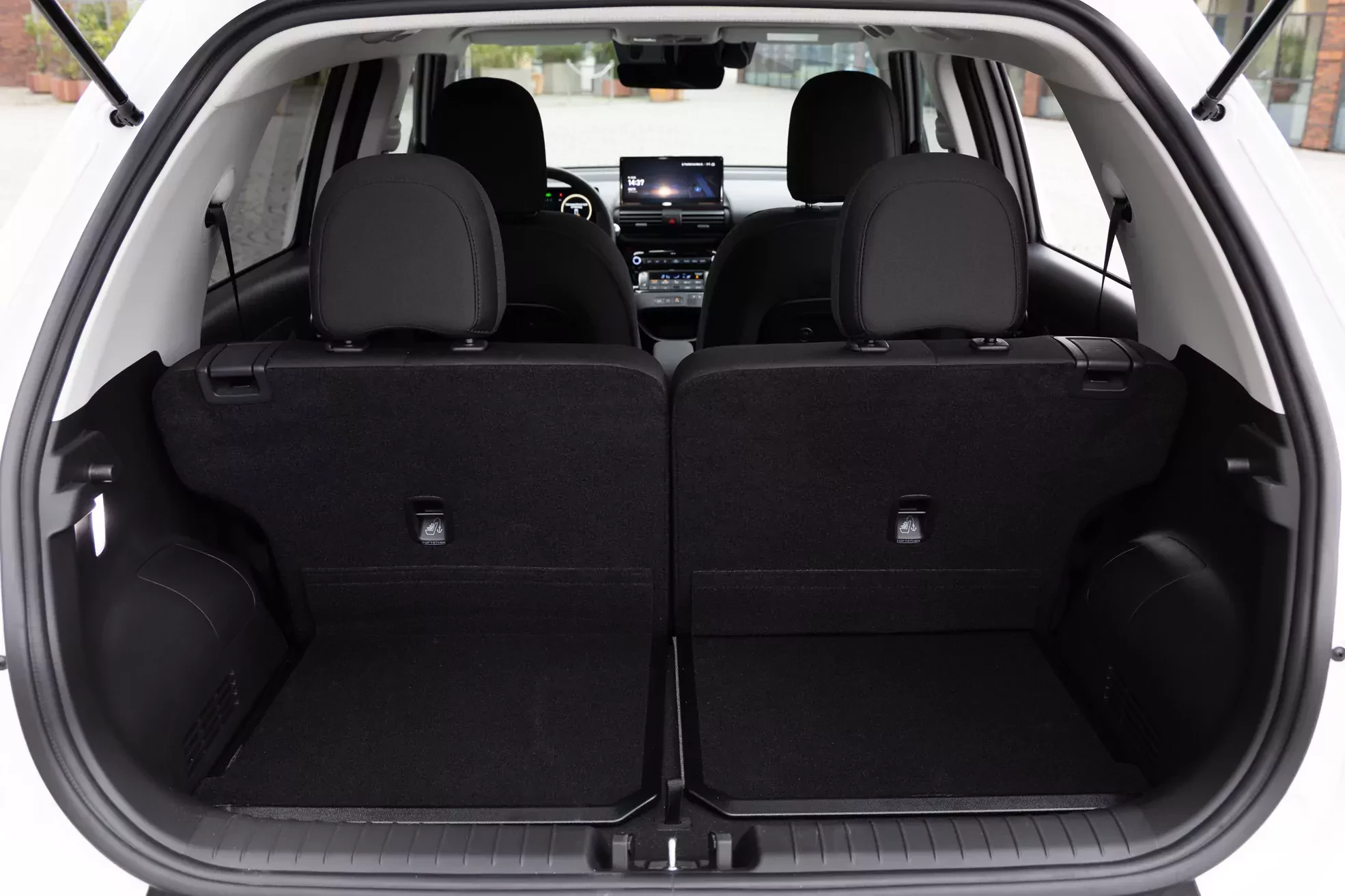 Zrobili SUV-a z ogromnym bagażnikiem i oferują Polakom z rabatem 14 000 zł. Dacia marzy o takim w ofercie