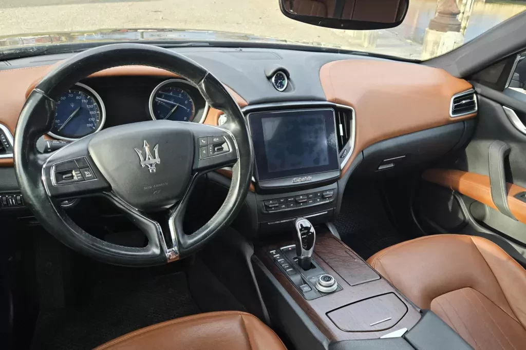 maserati-ghibli-sedan-v6-4
