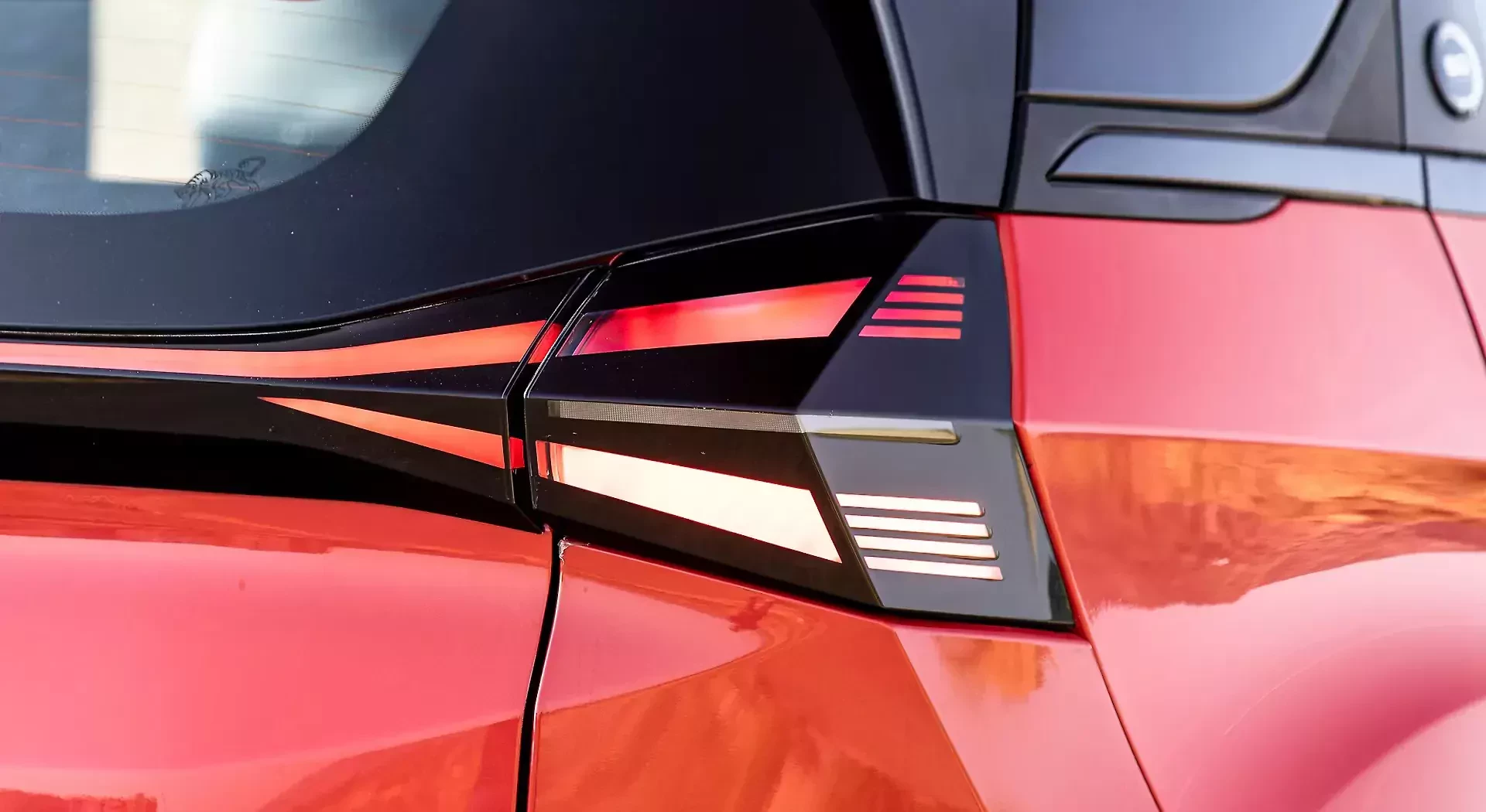 SUV-y nie były tu rozchwytywane, ale jak nowy kosztuje 28 tys. zł, to i rak ryba. Rekordowa sprzedaż crossovera dla biednych