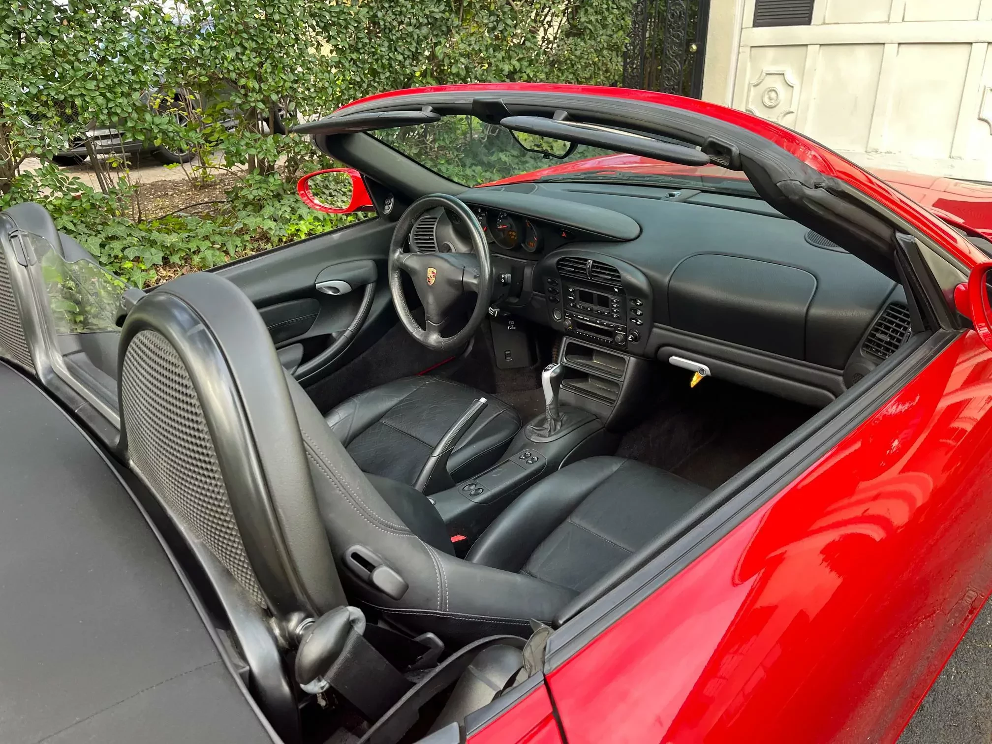 Kabriolet od Porsche idealny na wiosnę. Ładne egzemplarze kosztują od 40 tysięcy złotych