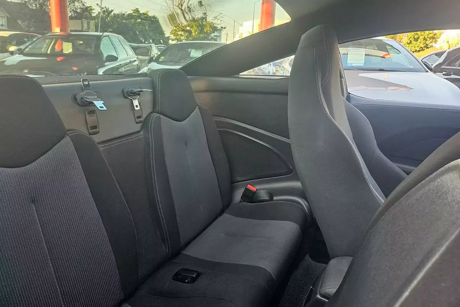 Sportowy, nowoczesny Peugeot za 20 tysięcy złotych. Ma duży przebieg, ale i świetny stan