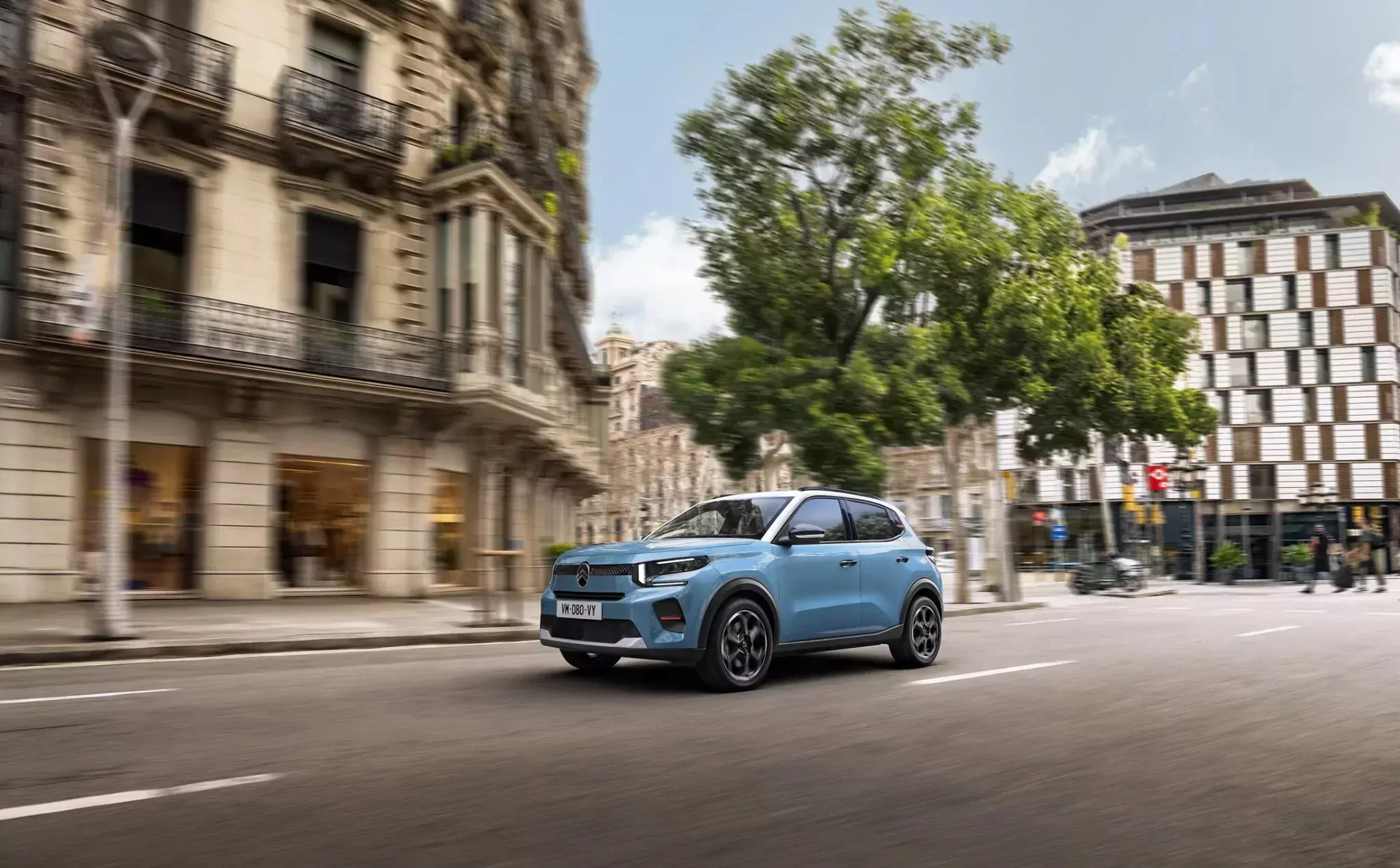 Ceny nowego Citroena szorują po dnie i wreszcie zaczął się sprzedawać. Za 67 022 zł można zabierać od ręki i to z silnikiem z Polski