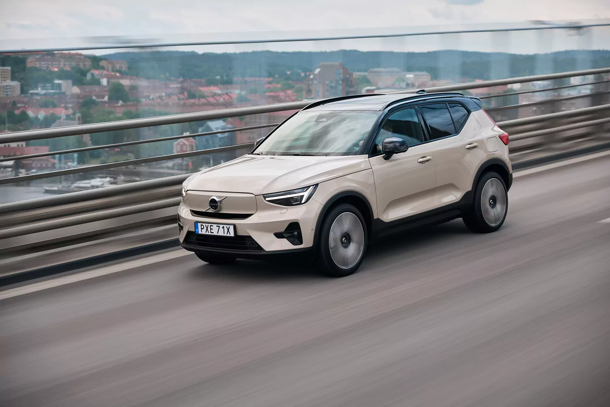 Volvo EX40