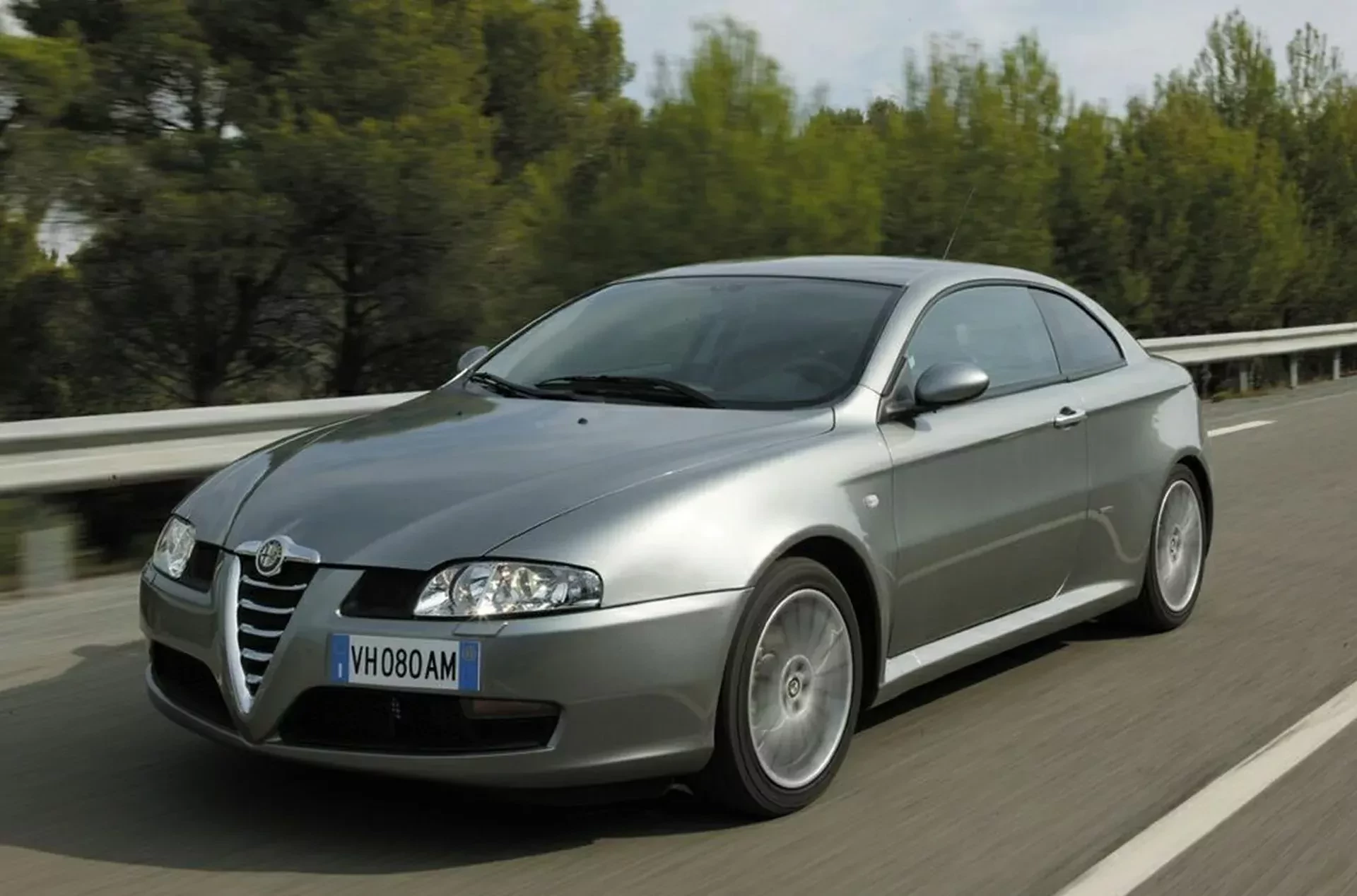 Alfa Romeo GT gran turismo silnik moc osiągi benzyna diesel opinie oceny zalety wady osiągi