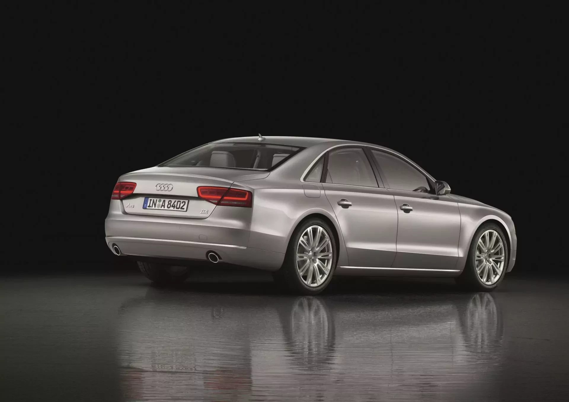 Audi A8 silnik benzyna diesel moc osiągi cena ceny opinie oceny zalety wady D4