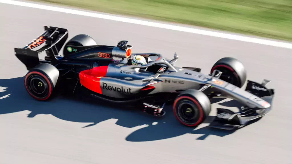 Audi-SQ8-F1-Livery-Edition-China-1