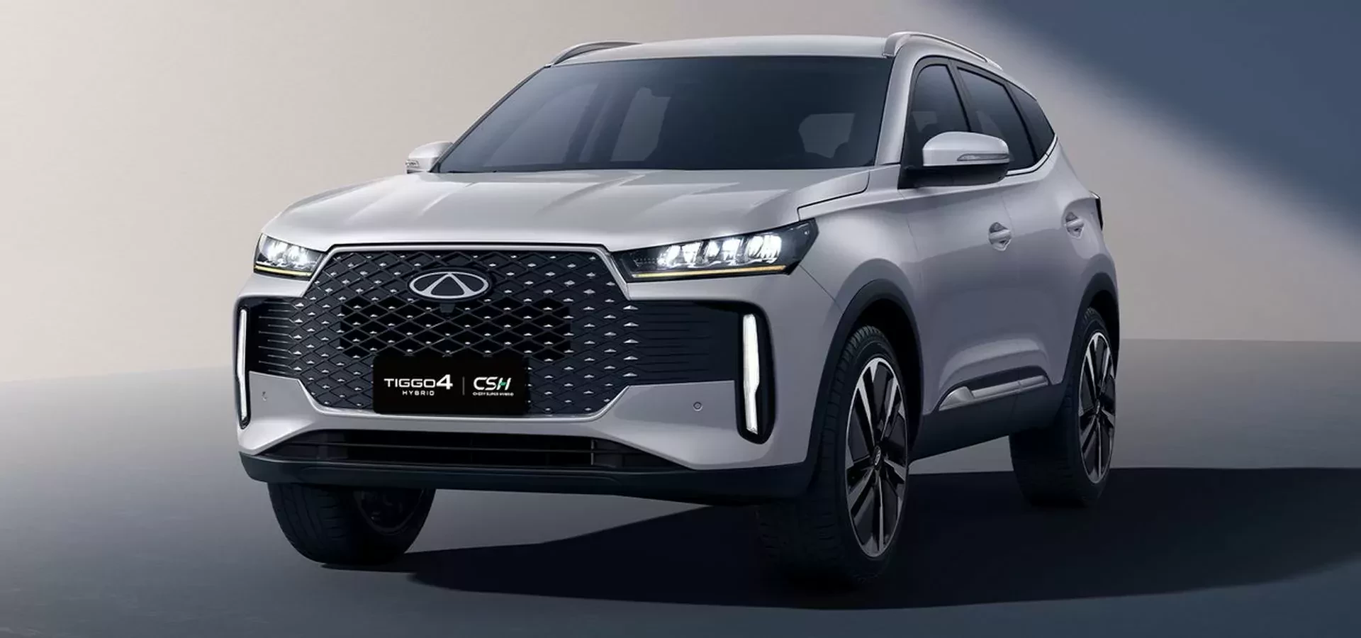 Chery Tiggo 4 SUV chiny chiński wyposażenie cena ceny hybryda opinie oceny zalety wady