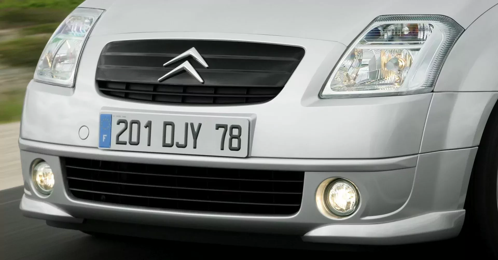 Oto Citroen, którego Polacy pokochali lata temu. Dziś używane egzemplarze znakomicie się sprzedają