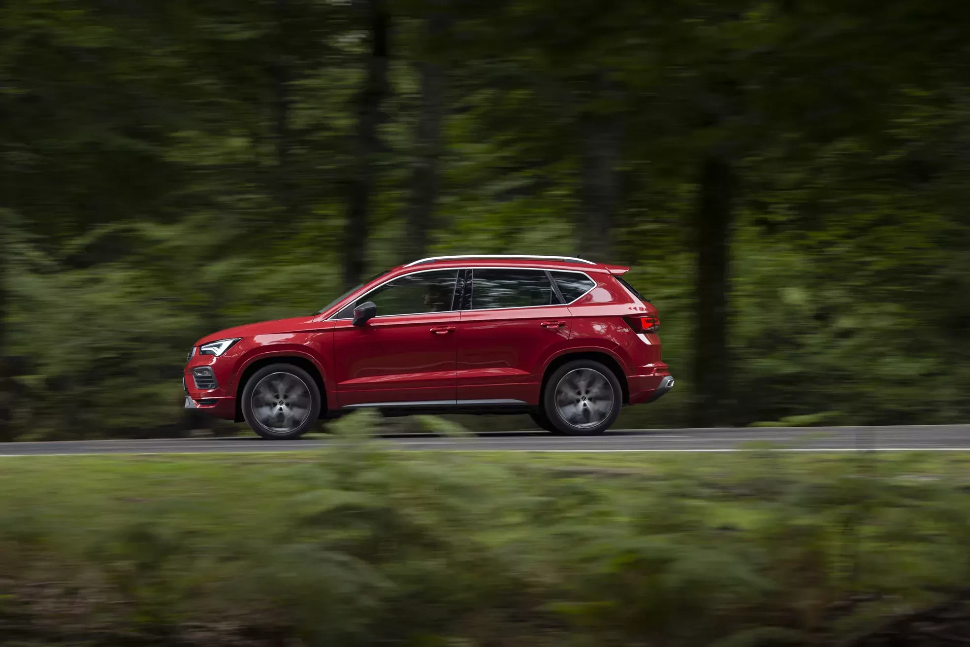 Ten Seat zdobywa serca rodzin. Za „budżetową” ceną kryje się jakość i prowadzenie auta z wyższej półki