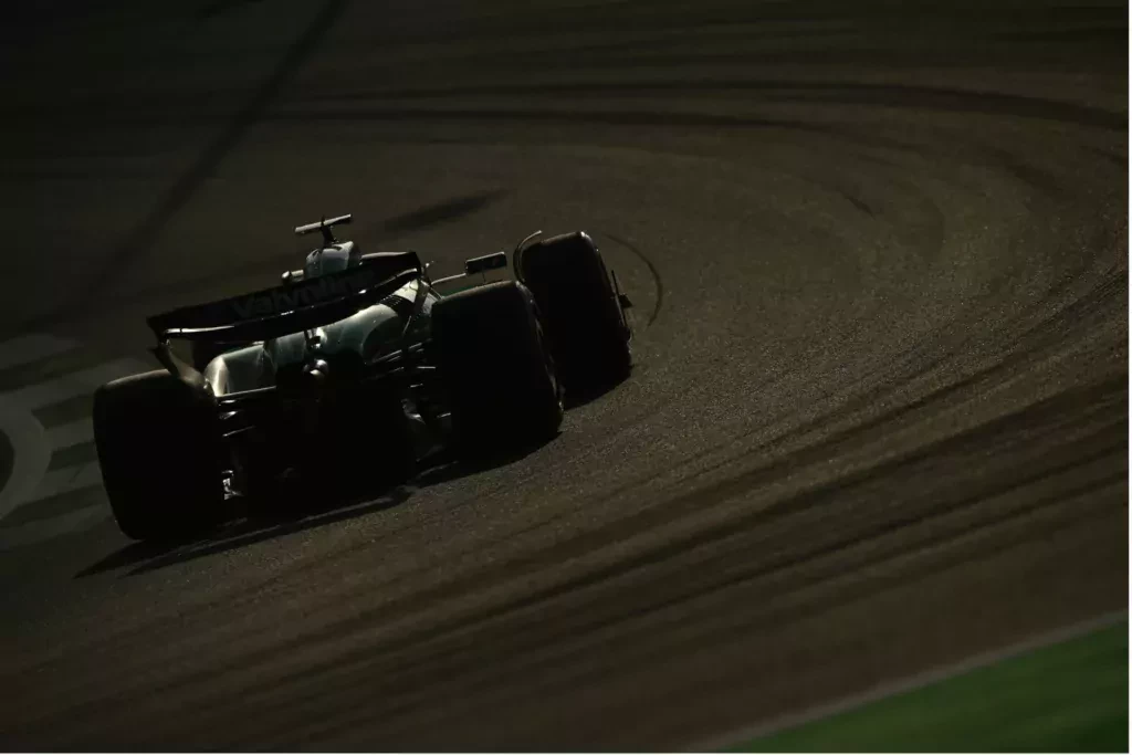 Odwołanie wyścigów w Bahrajnie i Arabii Saudyjskiej to nie jest dobra wiadomość dla F1. Zespoły już liczą straty