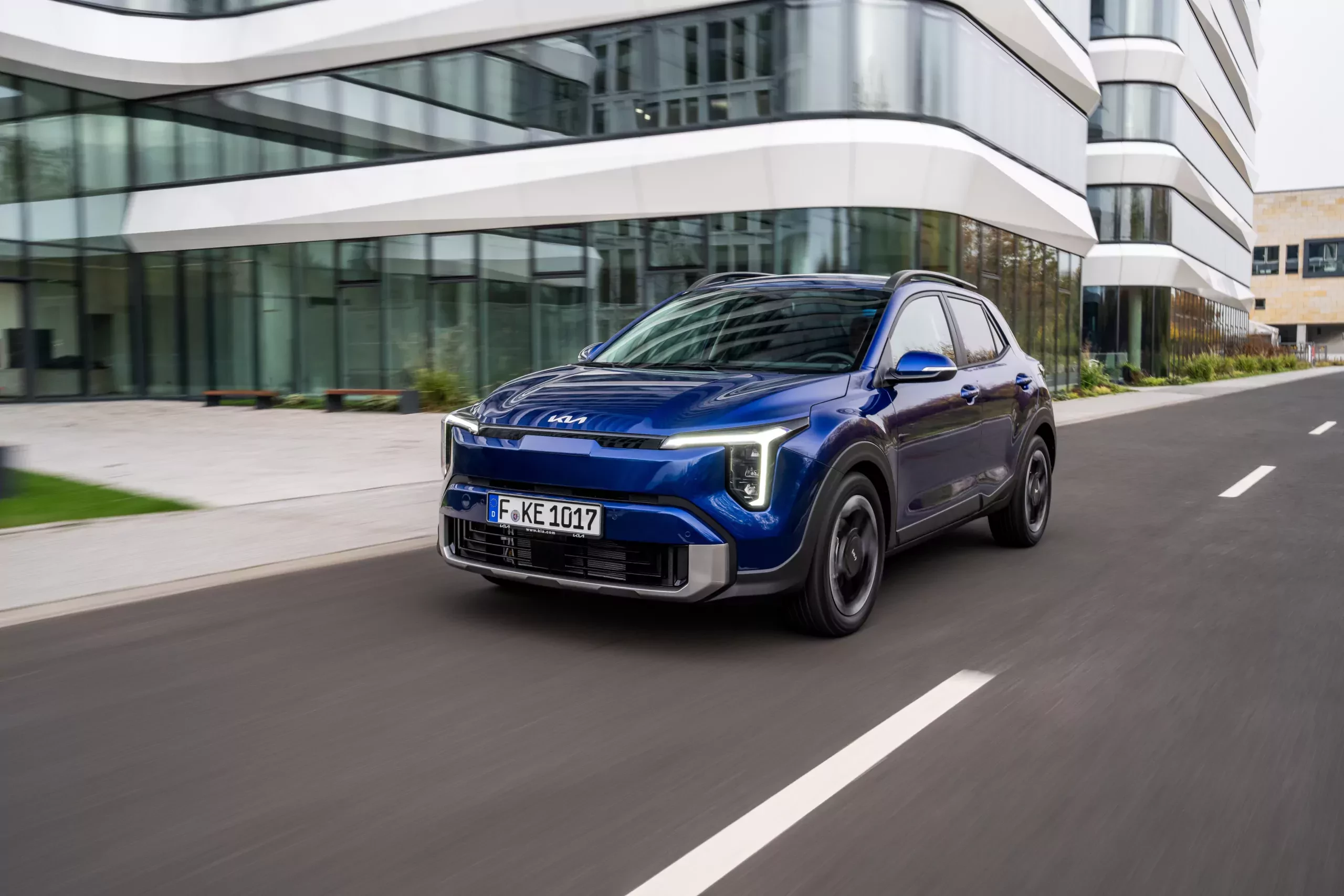 Kia Stonic-yacht-blue