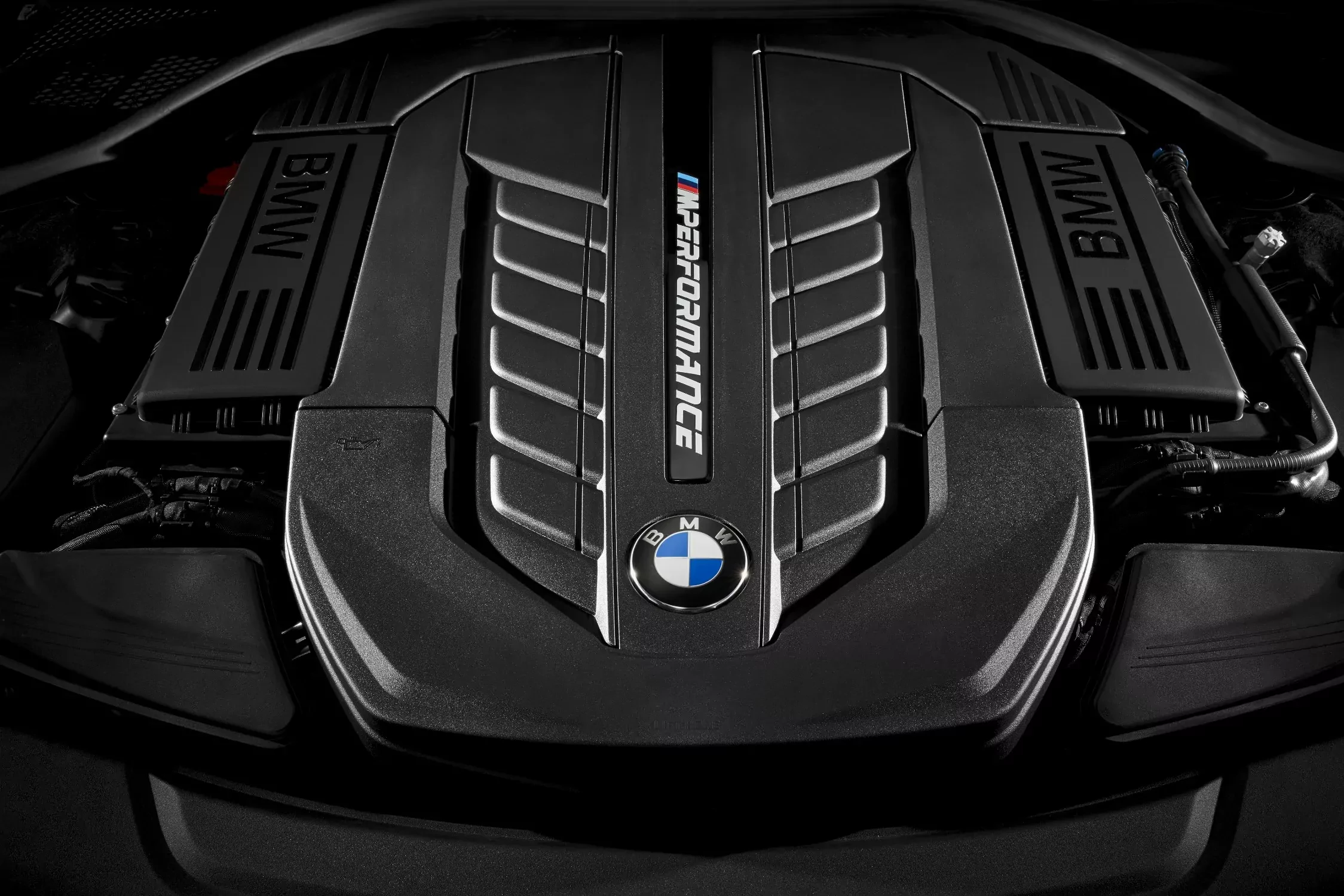 To koniec pewnej ery. BMW na dobre żegna kultowy silnik spalinowy