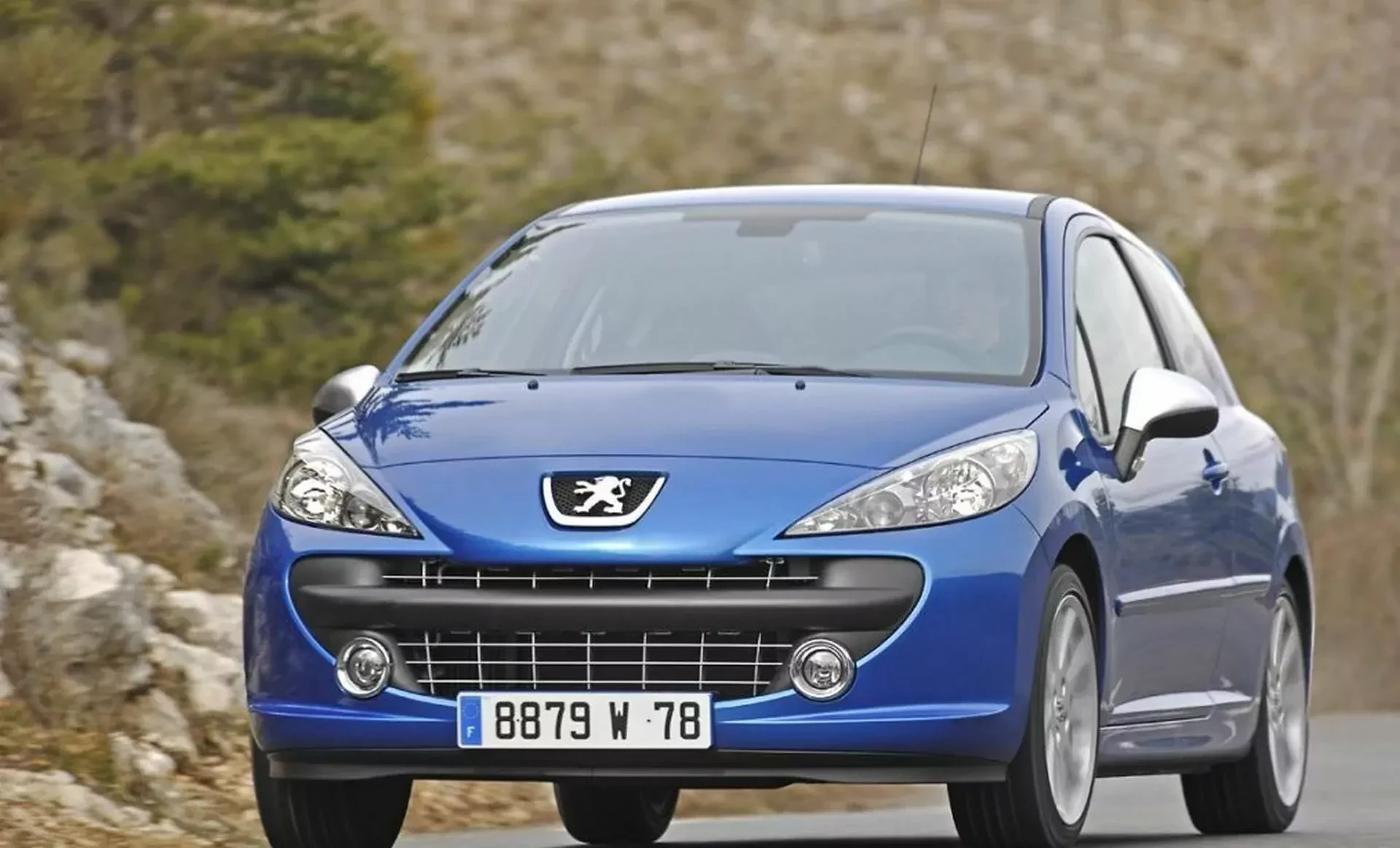 Peugeot 207 silnik benzyna diesel cena ceny opinie oceny zalety wady spalanie