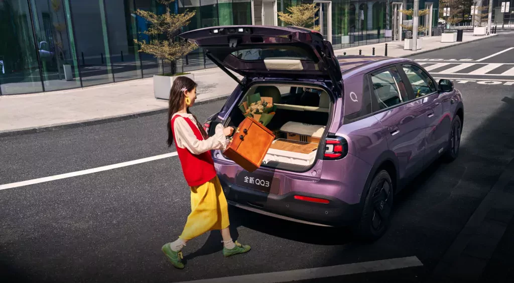 Maluch od Chery wchodzi z drzwiami na chiński rynek. QQ3 za niecałe 32 000 zł ustawiło BYD i Geely pod ścianą