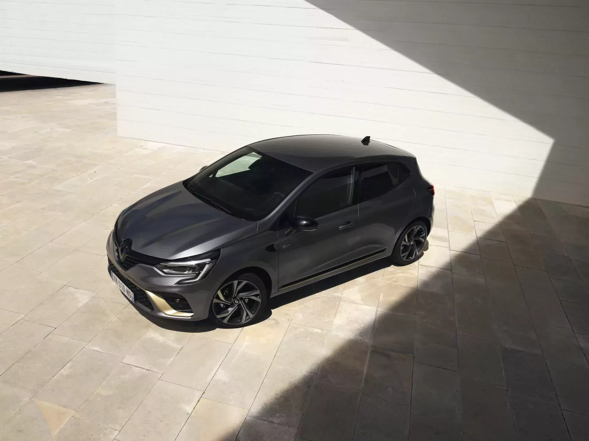 Renault Clio V piątej generacji silnik benzyna hybryda moc spalanie opinie oceny zalety wady cena ceny