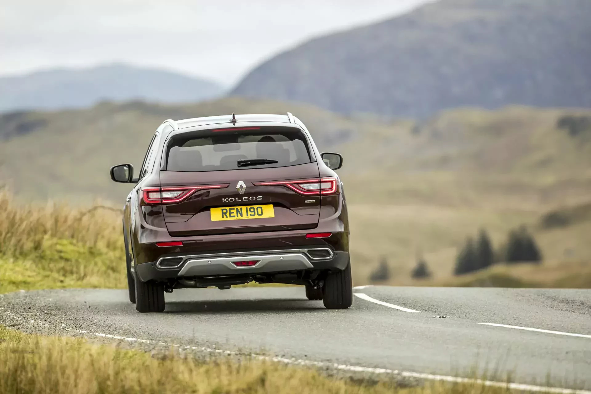 Renault Koleos SUV cena ceny opinie oceny zalety wady napęd silnik benzyna diesel skrzynia biegów