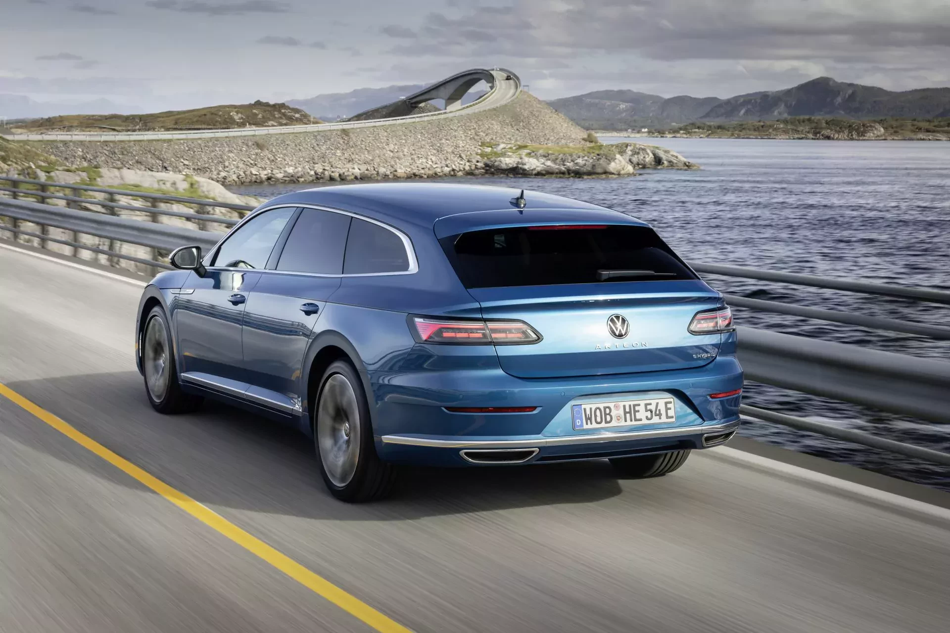 Volkswagen Arteon diesel benzyna silnik cena spalanie moc osiągi opinie oceny zalety wady wyposazenie ceny