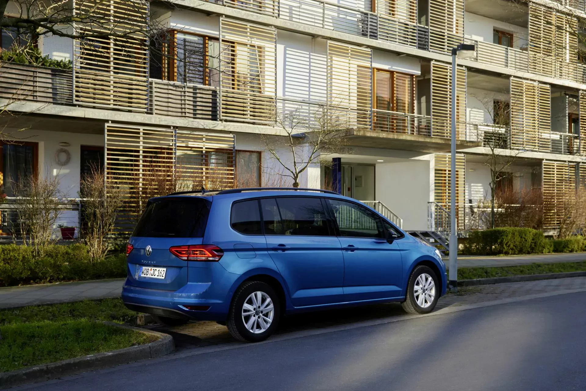 Volkswagen Touran silnik cena spalanie moc benzyna diesel nowy używany opinie oceny zalety wady ceny