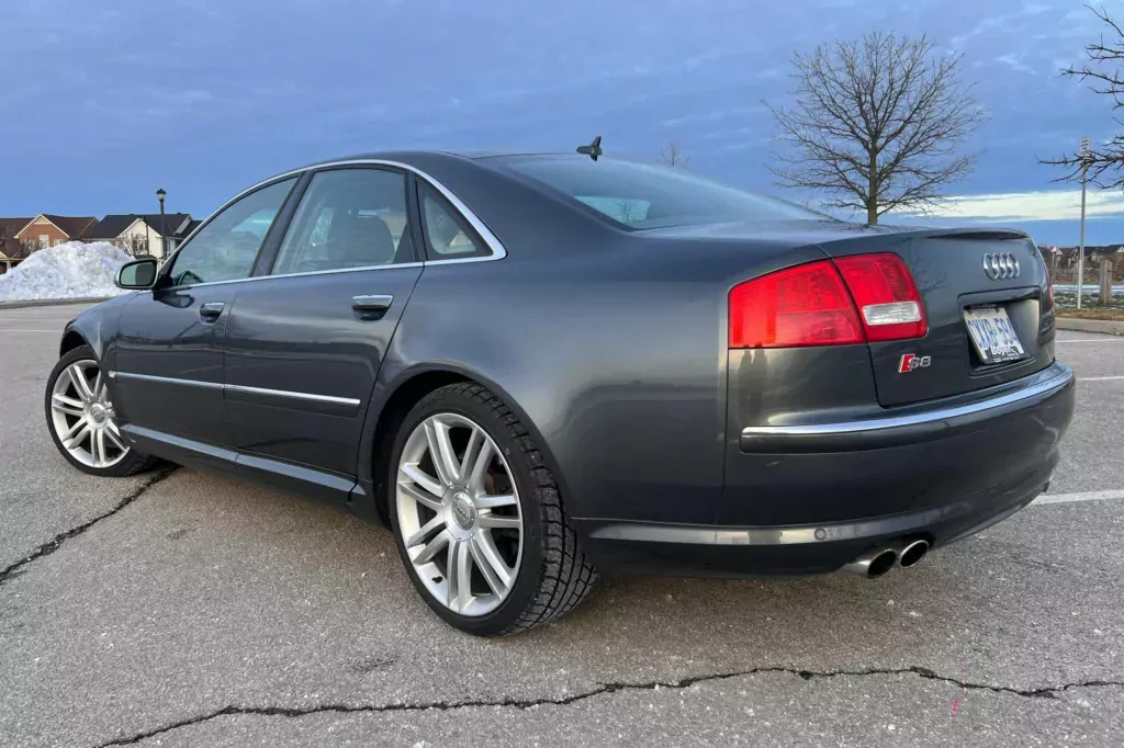 audi-z-silnikiem-lamborghini