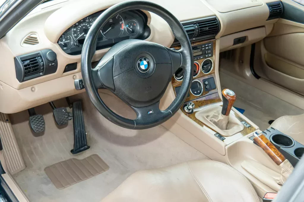 To jedno z najbardziej nietypowych nowoczesnych BMW. Ładne egzemplarze już za 65 tysięcy złotych