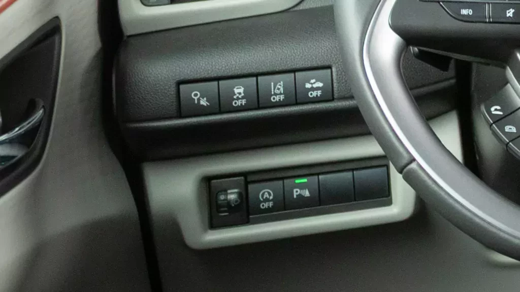 Tańszy niż Toyota Yaris, dostał teraz magiczny przycisk. W 2026 r. chce go każdy kierowca