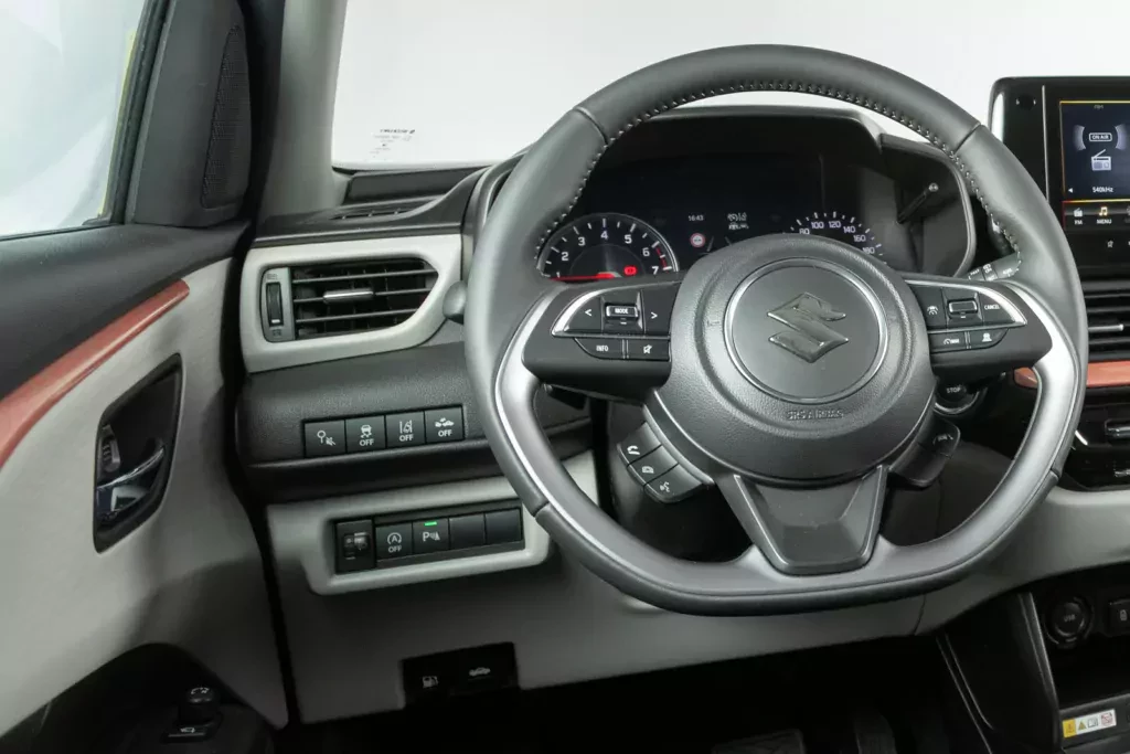 suzuki-swift-sakura-edition