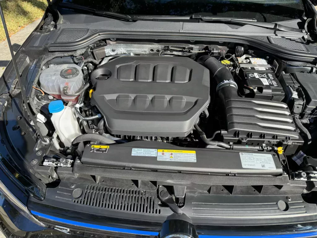 volkswagen-golf-r-prawie-nowka