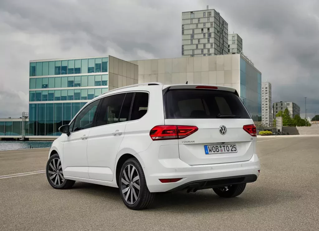 volkswagen-touran-2016