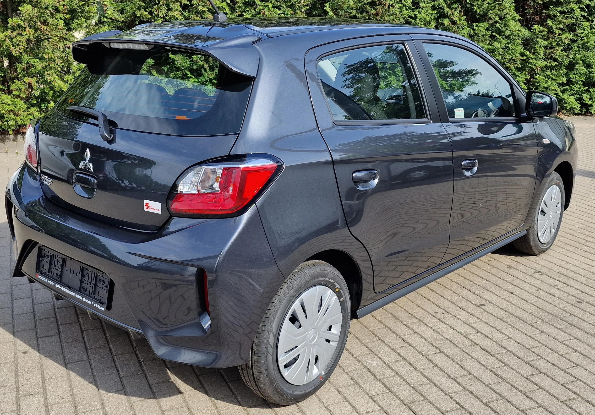 Od 3 lat to bezawaryjne Mitsubishi w bogatej opcji czeka w salonie na nowego właściciela. Dealer z Podlasia obniżył cenę do 65 900 zł