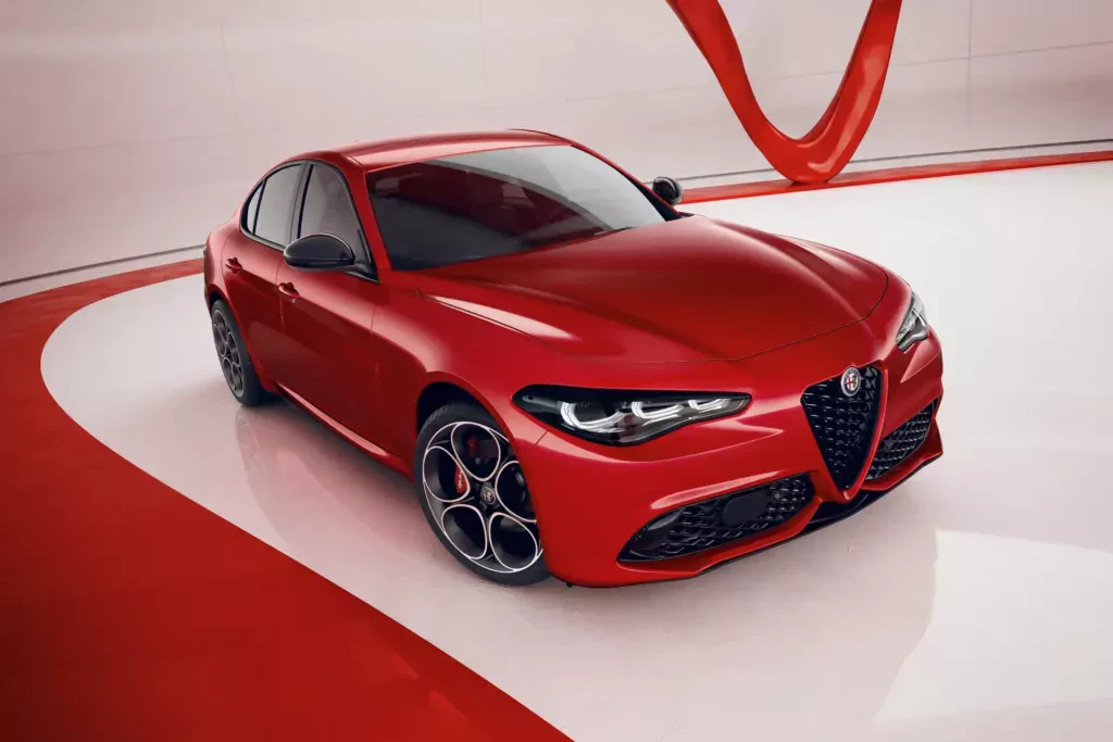 Alfa Romeo wprowadza nowości do Giulii i Stelvio. Mnóstwo wyposażenia z Quadrifoglio w pakiecie