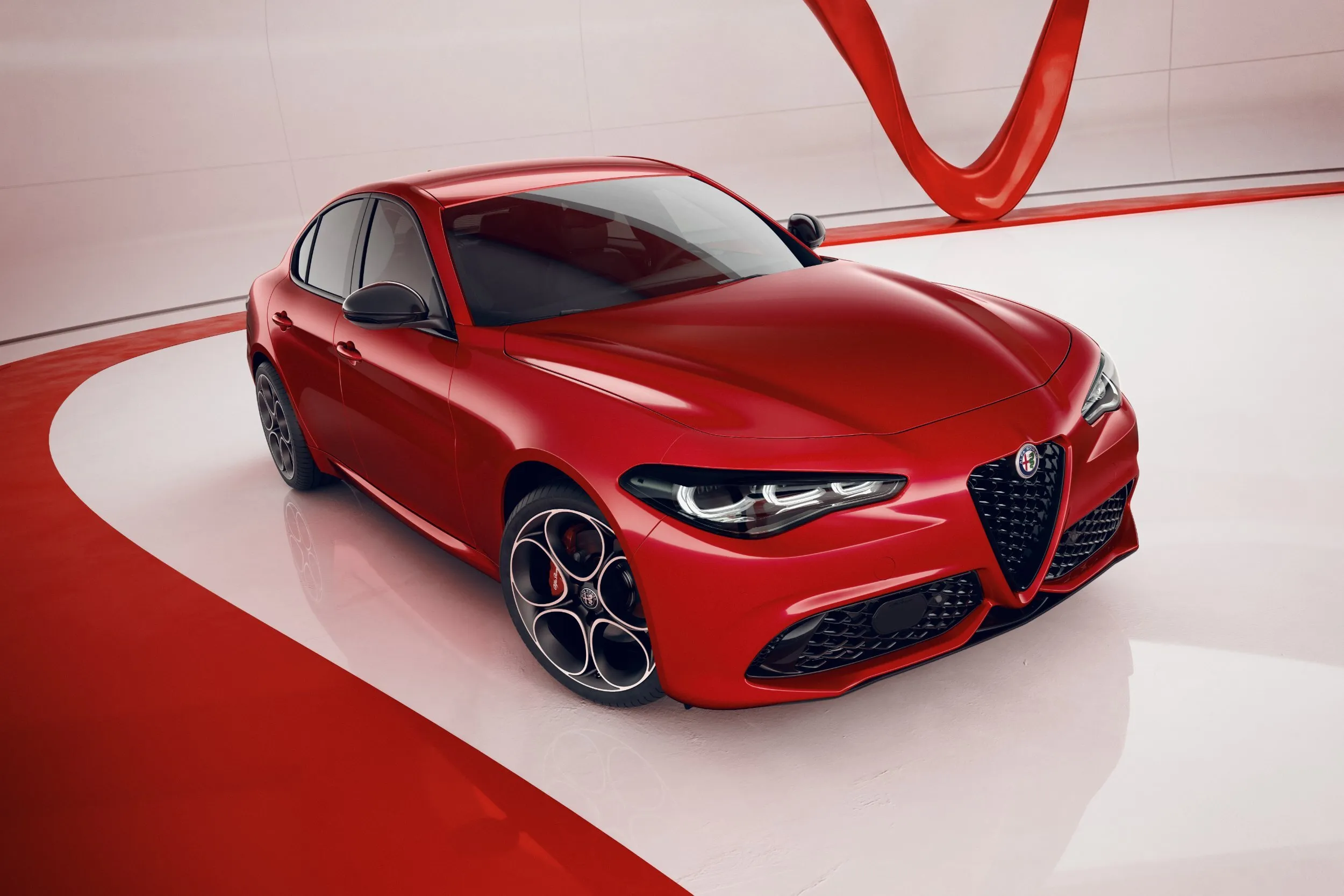 Alfa Romeo wprowadza nowości do Giulii i Stelvio. Mnóstwo wyposażenia z Quadrifoglio w pakiecie