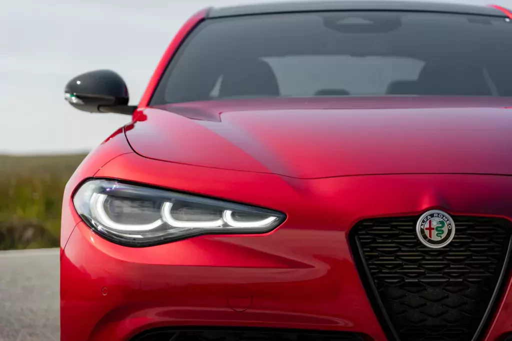 Piękna, nowoczesna Alfa Romeo wyraźnie potaniała. Kupisz ją już za niecałych 50 tysięcy złotych