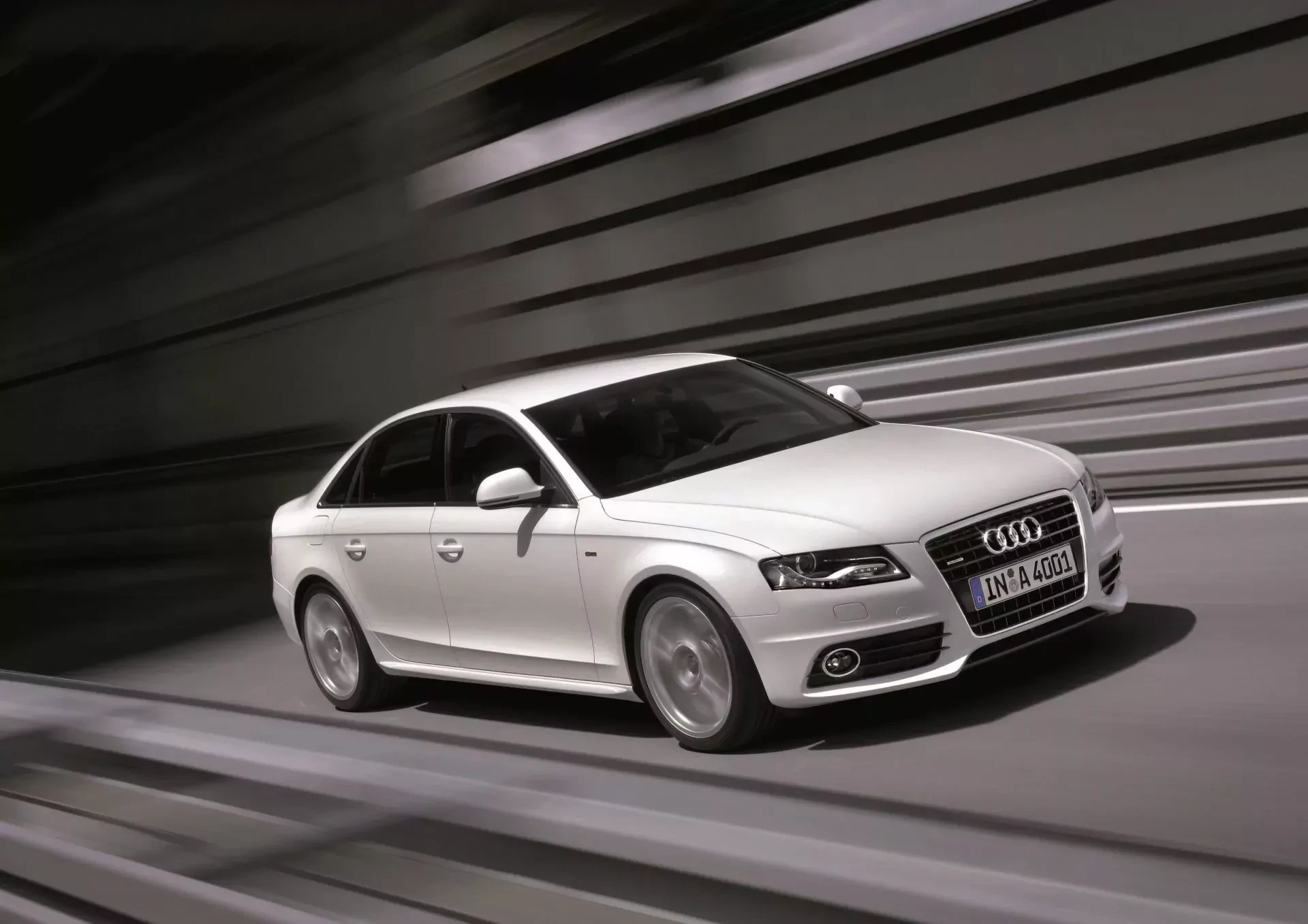 Audi A4 B8 czwarta generacja benzyna diesel silnik moc pojemność cena ceny opinie oceny zalety wady