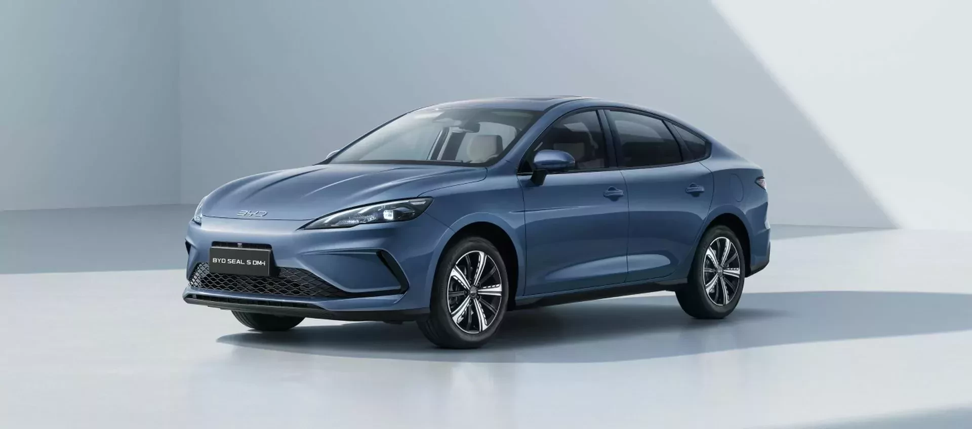 BYD Seal 5 cena ceny chiński sedan nowoczesny wyposażenie opinie oceny zalety wady