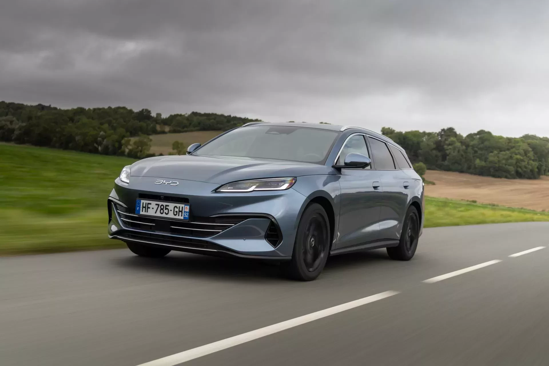 BYD Seal 6 hybryda moc osiagi spalanie cena ceny używany nowy z salonu wyprzedaż rocznika zaledy wady opinie oceny sedan kombi