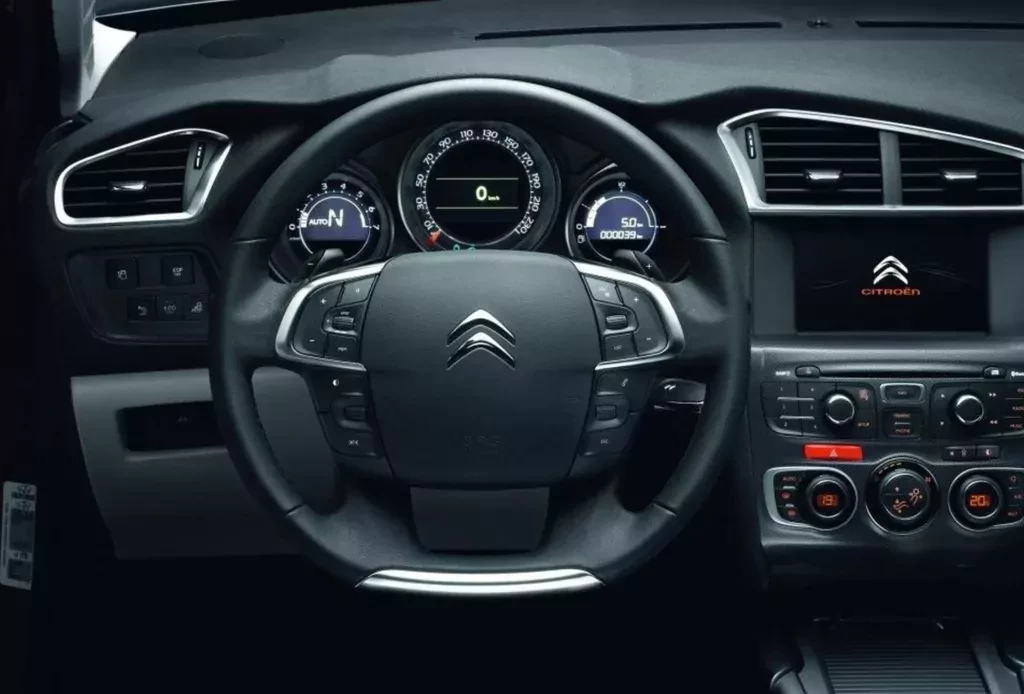 Ten Citroen zbiera w Polsce bardzo dobre opinie i oceny. Dziś kosztuje mniej, niż 10 tysięcy złotych