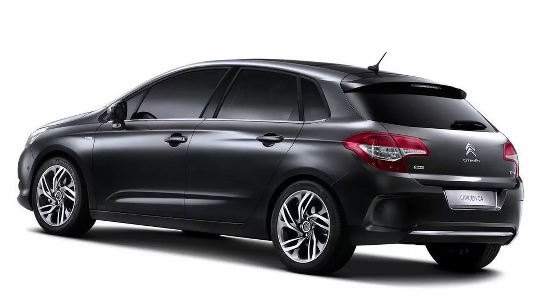 Citroen C4 hatchback silnik benzyna diesel moc spalanie opinie oceny zalety wady cena ceny