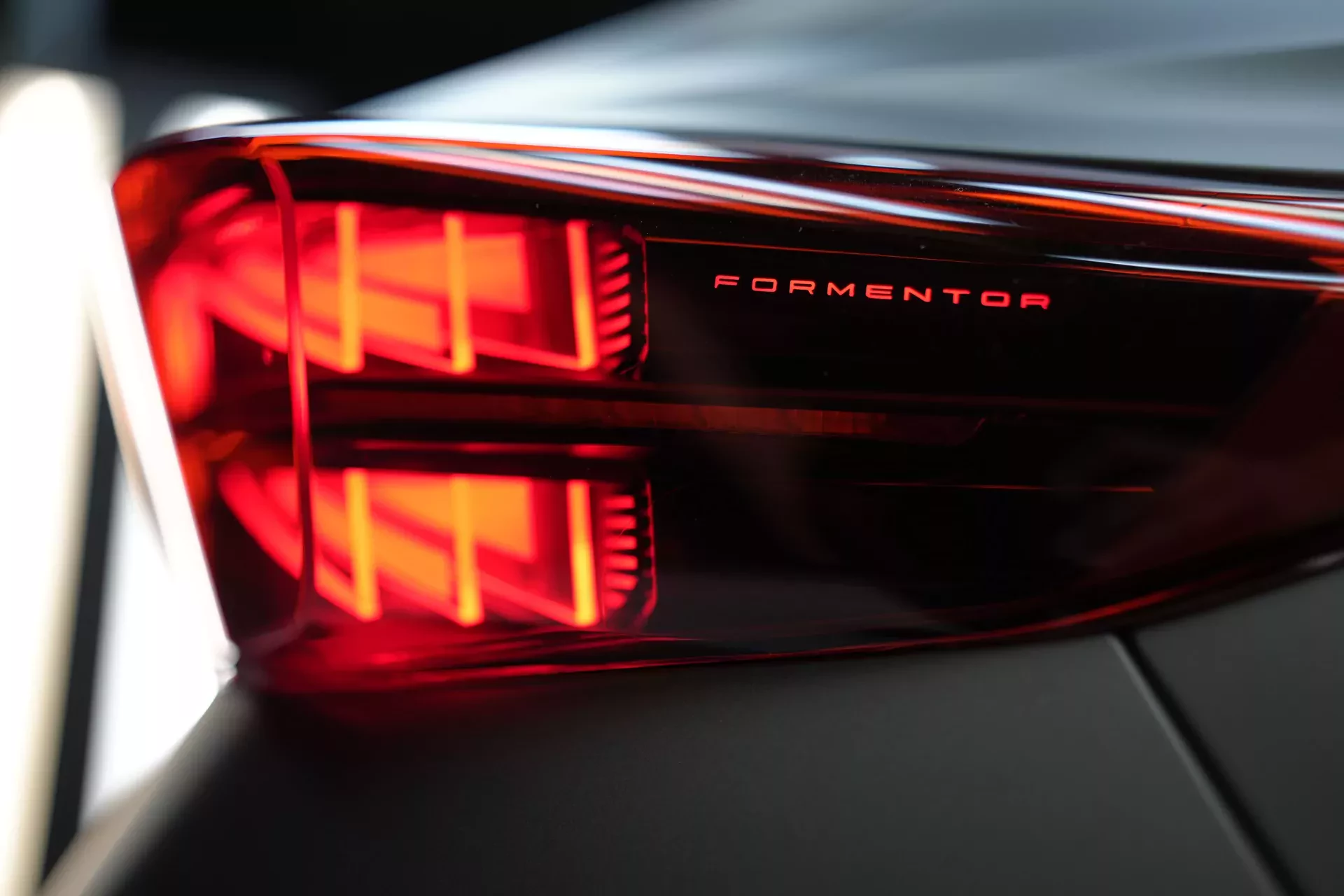 Prestiżowy SUV nokautuje konkurencję. Piękniejsza alternatywa dla Peugeota z ceną poniżej Kii Sportage ustawi kolejki w salonach