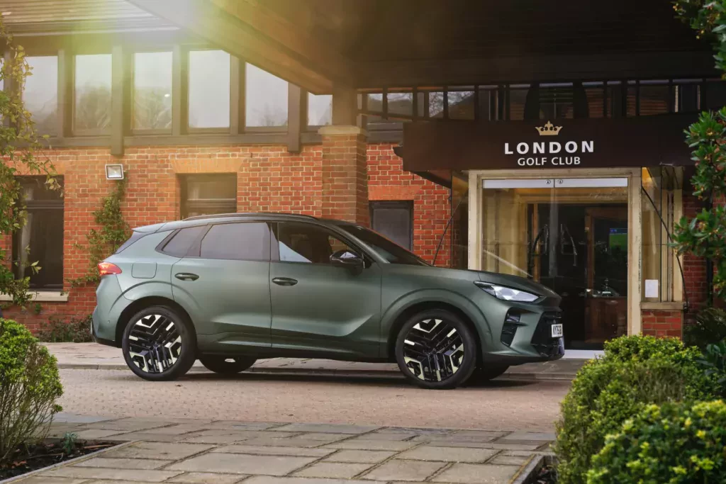 To jeden z najpiękniejszych SUV-ów na rynku. Ma świetne osiągi a jego cena jest coraz bardziej atrakcyjna