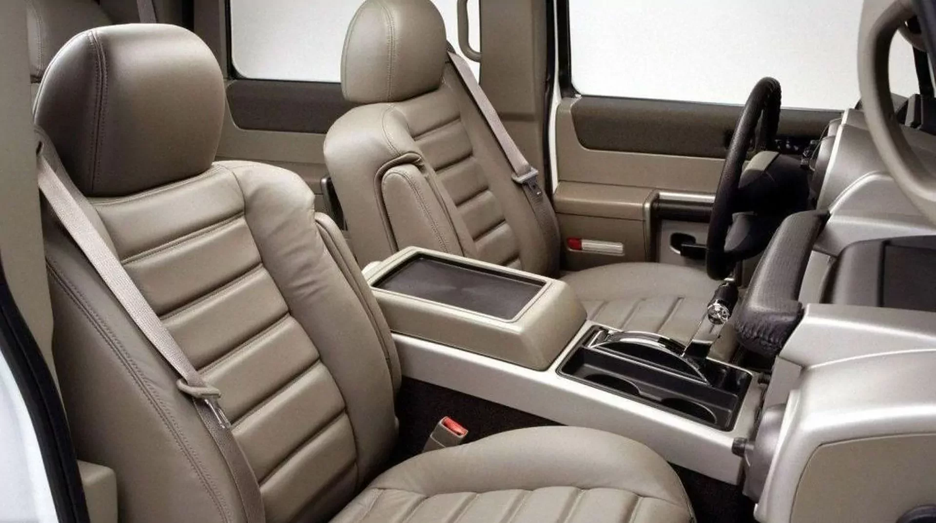 To SUV, za pomocą którego na drogach każdy będzie cię szanował. U innych budzi podziw i uznanie