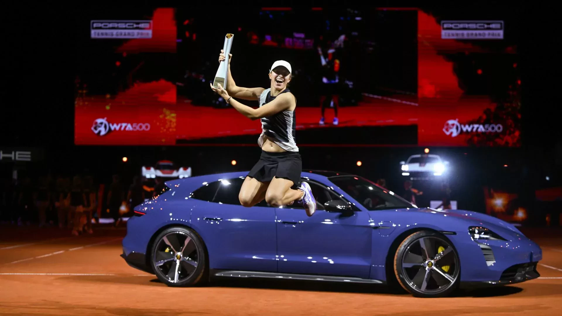 Iga Świątek tennis tenis Porsche turniej Stuttgart nagroda 911 Carrera S Cabriolet cena silnik