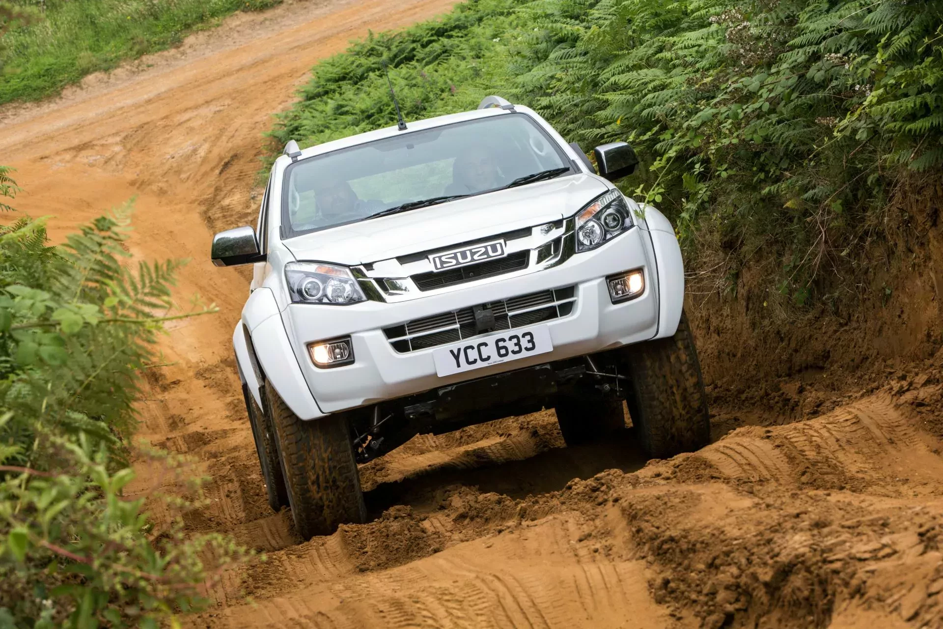 Isuzu D-Max pickup silnik diesel moc osiągi cena ceny opinie oceny zalety wady SUV