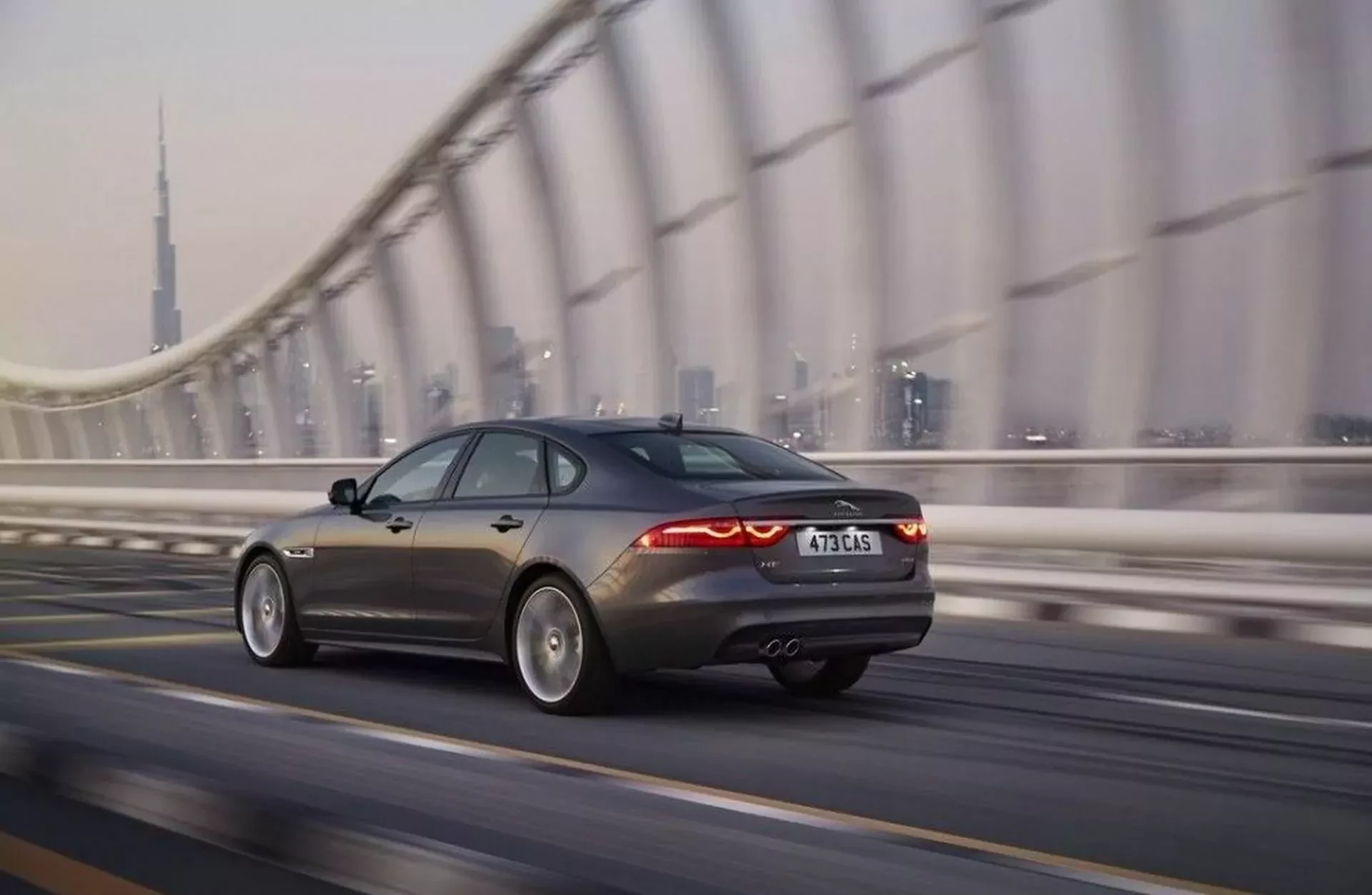 Jaguar XF silnik benyzna diesel moc osiągi cena ceny zalety wady opinie oceny otomoto autocentrum