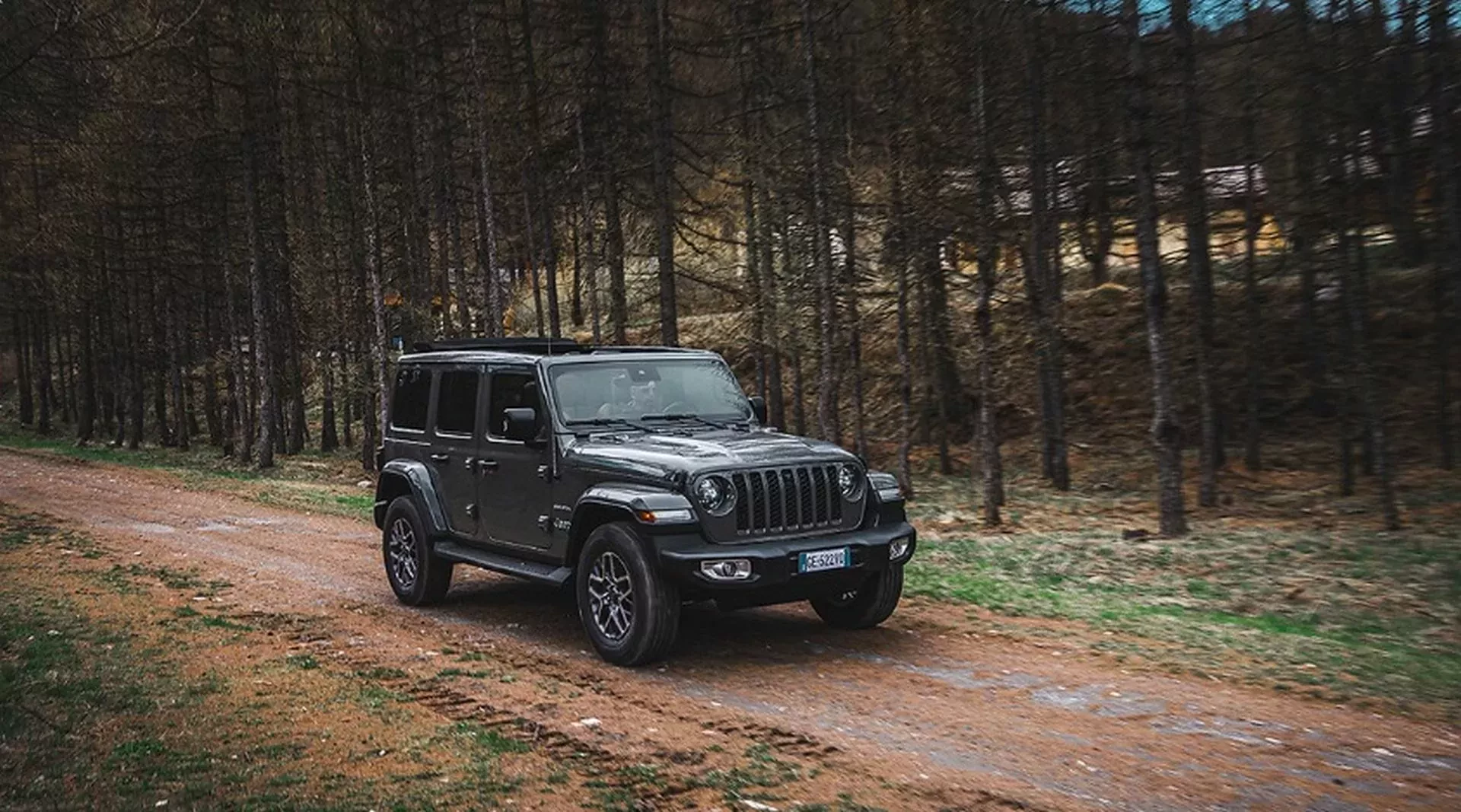Jeep Wrangler SUV terenowy terenówka silnik cena ceny używany trzecia generacja moc osiagi opinie oceny zalety wady