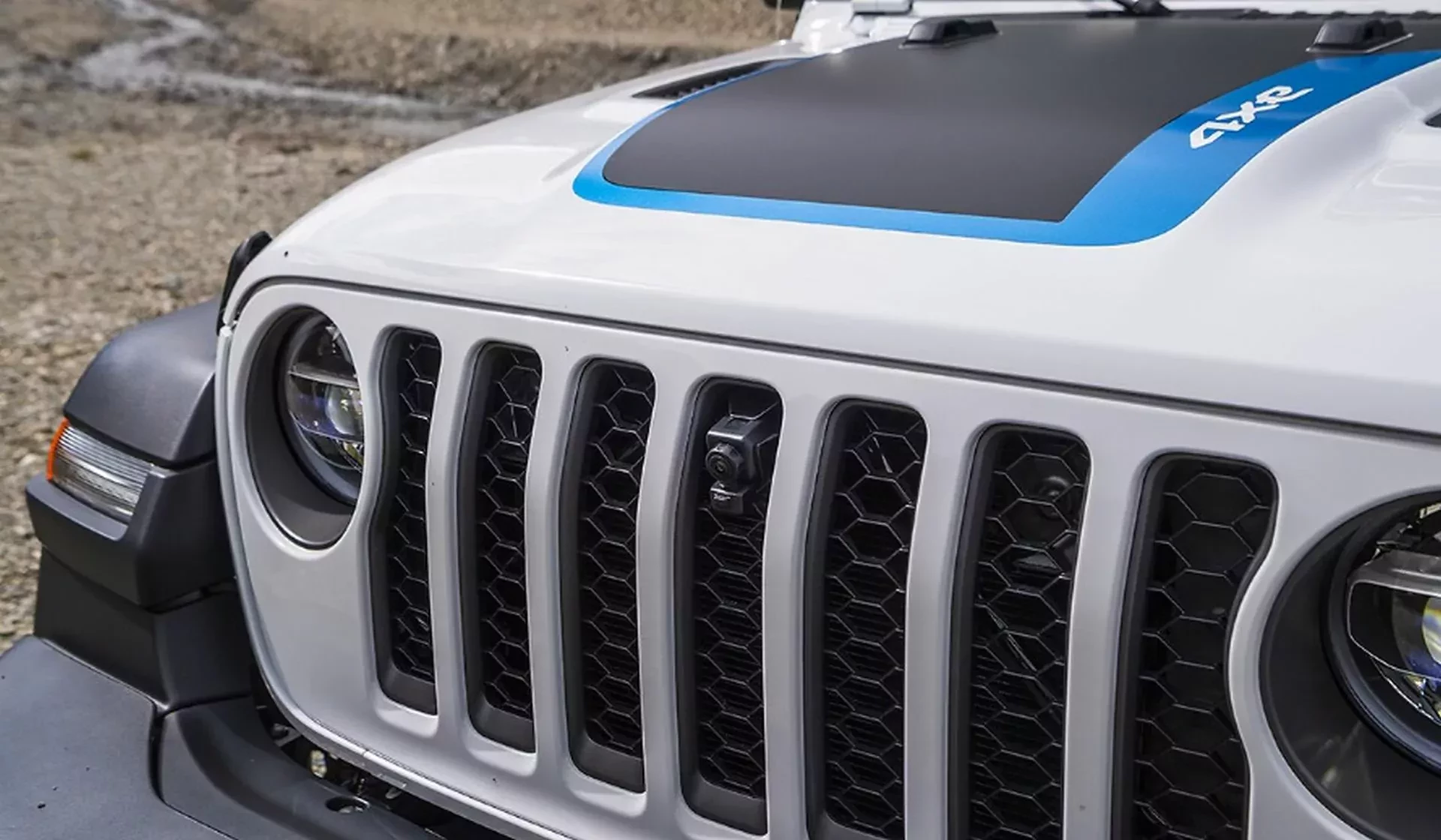 To Jeep, który poradzi sobie w niemal każdych warunkach. Dla Polaków jest symbolem wytrzymałości