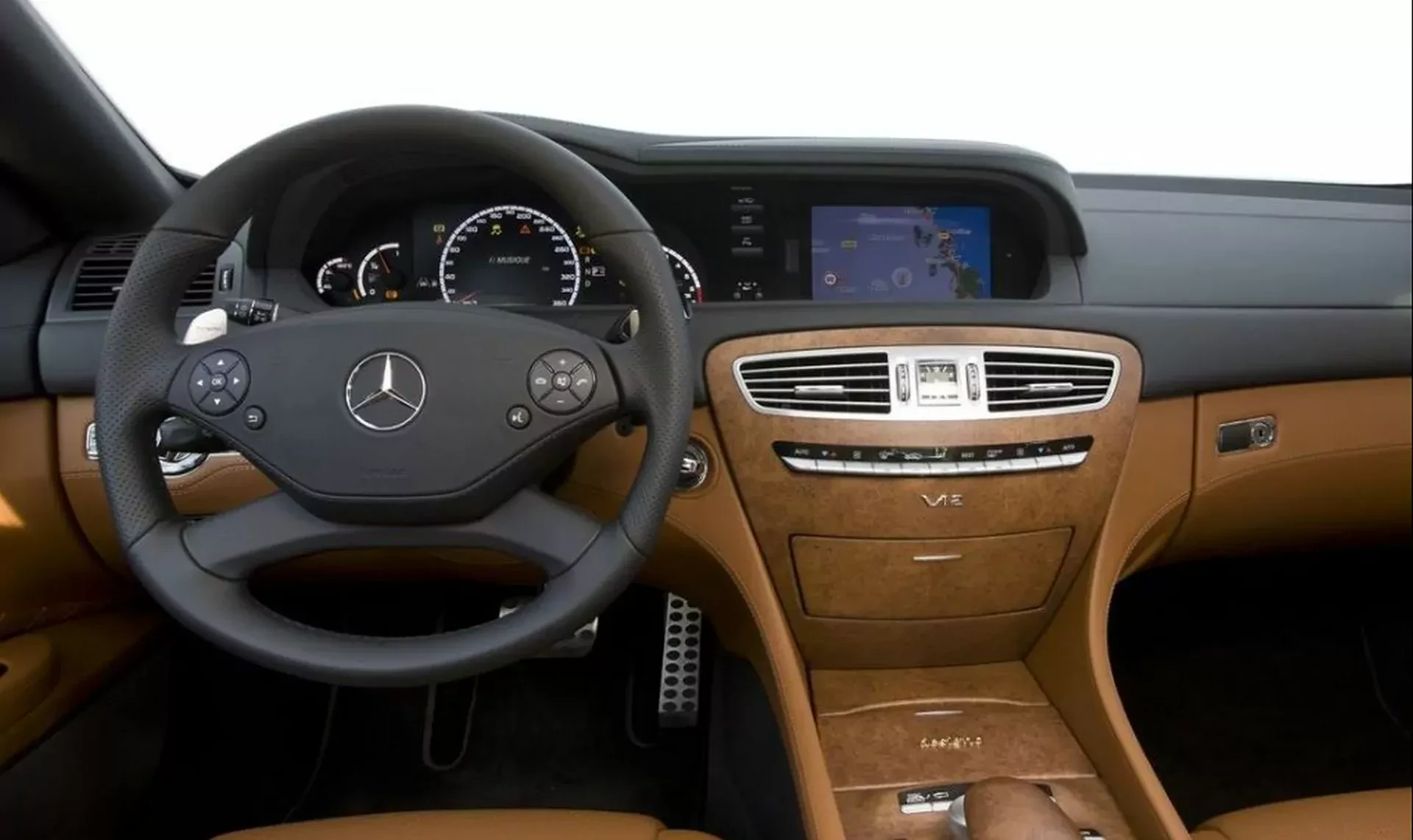 Luksusowy, sportowy Mercedes do kupienia za około 60 tysięcy. Patrząc na osiągi, to spora okazja