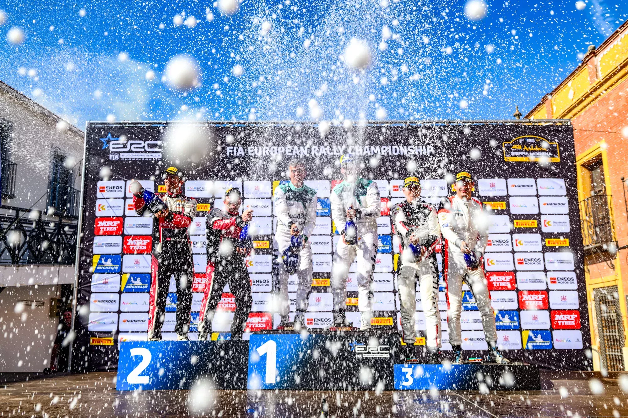 Lał się szampanem na podium rajdu do mistrzostw Europy. Potem dowiedział się, iż sędziowie jednak zmienili wyniki oficjalnE